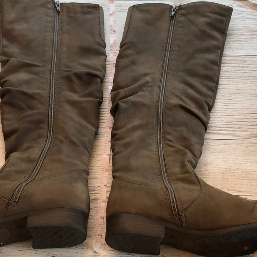 Slouchy Tall Boots Faux Suede in Taupe size 6